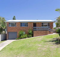 Argyle Cottage' 41 Argyle Avenue - great family home for holidays - Yamba Accommodation
