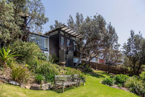 ARGYLL MOLLYMOOK - Absolute Waterfront - Yamba Accommodation 0