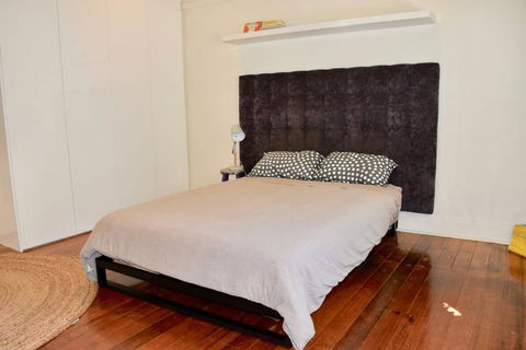 Artistic Apartment In Sunny Elwood Near St Kilda - Yamba Accommodation 3
