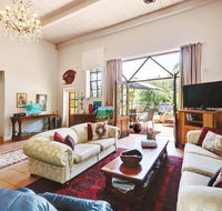 Arty Warehouse Apartment - stroll to South beach - Yamba Accommodation