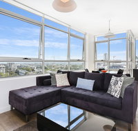As the Sun Sets - Modern and Spacious 2BR Zetland Apartment Facing the Setting Sun - Yamba Accommodation