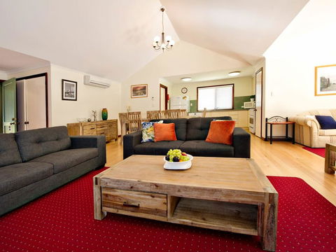 Ashleigh - Yamba Accommodation 1