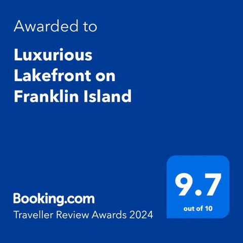 Luxurious Lakefront On Franklin Island - Yamba Accommodation 0