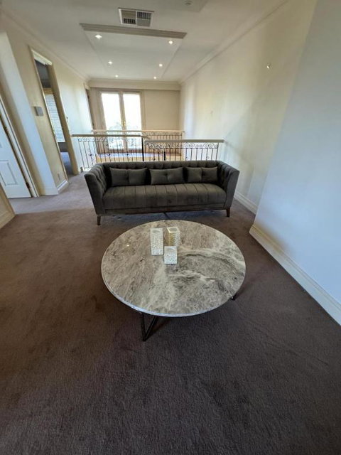 Luxurious Townhouse Retreat In Prestigious Brighton - Yamba Accommodation 2