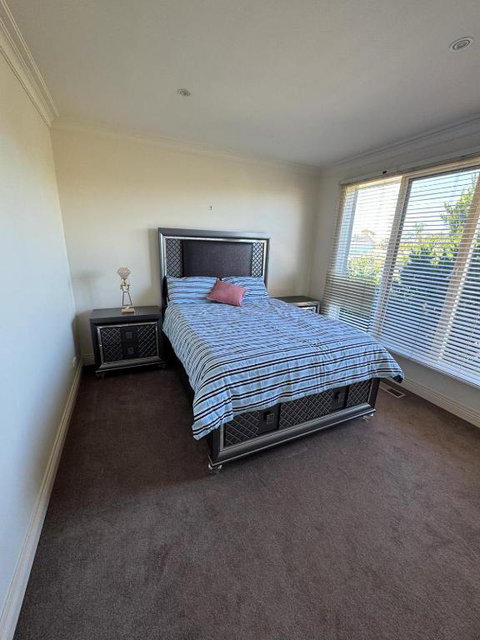 Luxurious Townhouse Retreat In Prestigious Brighton - Yamba Accommodation 3