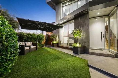 Luxury Beach House With Bay Views, Rooftop & Lift - Yamba Accommodation 3