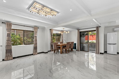 Luxury Living 2B2B In Southern Brisbane Parking - Yamba Accommodation 1