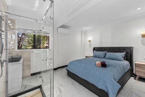 Luxury Living 2B2B In Southern Brisbane Parking - Yamba Accommodation 2