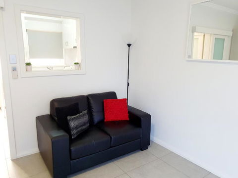 M4 West Perth Studio Apartment Near Kings Park - Yamba Accommodation 1