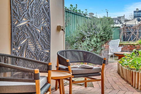 Main Street Terrace - An Elegant Urban Escape - Yamba Accommodation 1