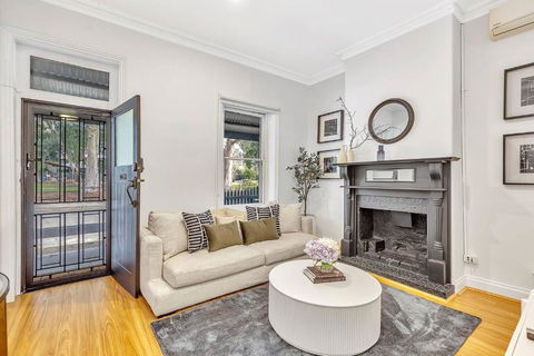 Main Street Terrace - An Elegant Urban Escape - Yamba Accommodation 2