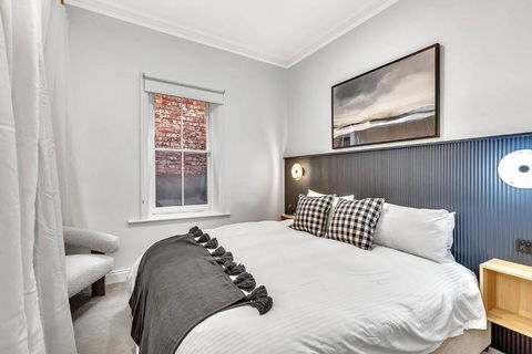 Main Street Terrace - An Elegant Urban Escape - Yamba Accommodation 3