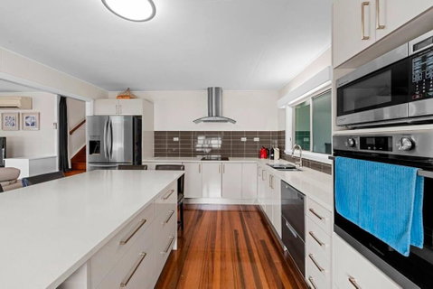 Manta Ray On The Beach - Yamba Accommodation 0