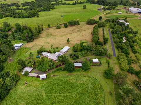 Mena Creek Flower House - Yamba Accommodation 1