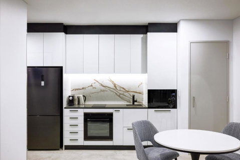 Meriton Suites Liverpool - Yamba Accommodation 2