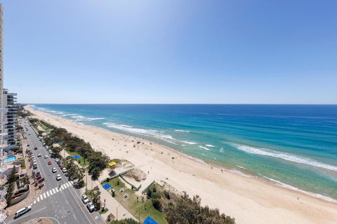 Meriton Suites Surfers Paradise - Yamba Accommodation 3