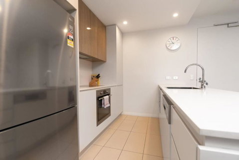 Modish Apartment Near Parliamentary Triangle - Yamba Accommodation 2