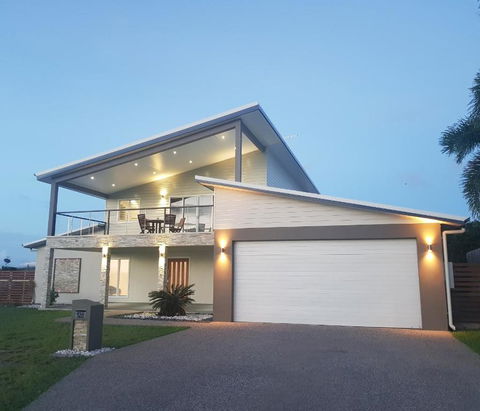Modern Luxury Ocean Views - Yamba Accommodation 0