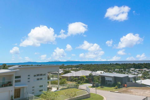 Modern Luxury Ocean Views - Yamba Accommodation 1