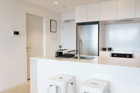 Modern 1 Bed Opposite Racecourse - Yamba Accommodation 0