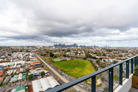 Modern 1 Bed Opposite Racecourse - Yamba Accommodation 2