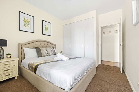 Modern Apt - Free Parking - Convenient Location - Yamba Accommodation 1