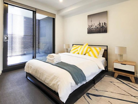 Modern Elegance: 2 Bedroom Oasis W/ Free Parking - Yamba Accommodation 2