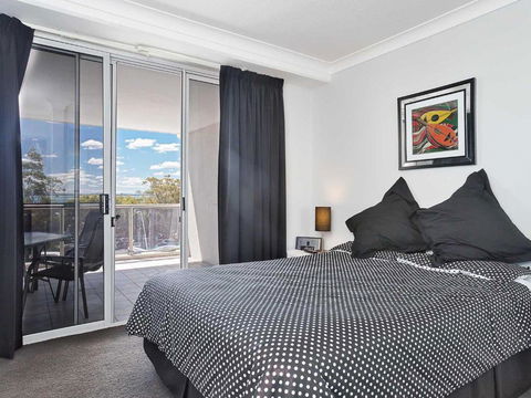 Nelson Towers, 9,71a Victoria Parade - Unit In The Heart Of Nelson Bay With Water Views, Air Conditioning And Wi-Fi - Yamba Accommodation 3