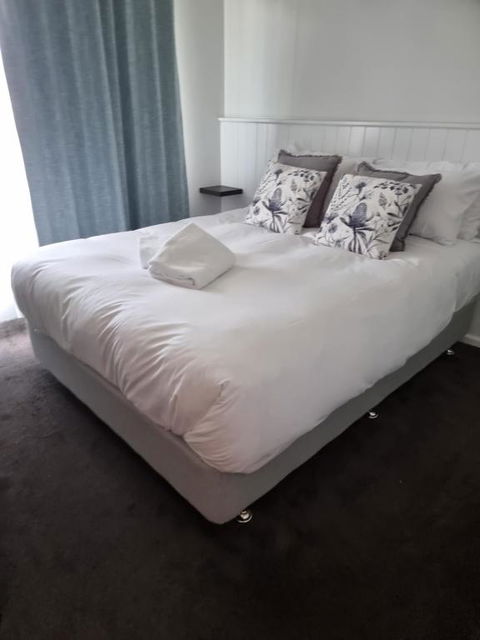 Myrtleford Hotel - Yamba Accommodation 2