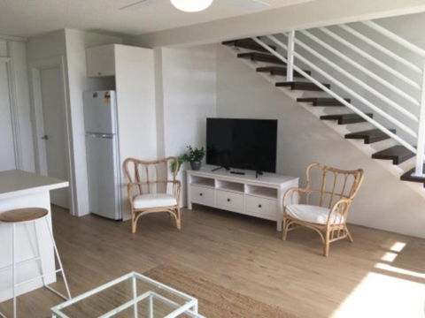 Nalu - Hosted By Burleigh Letting - Yamba Accommodation 3