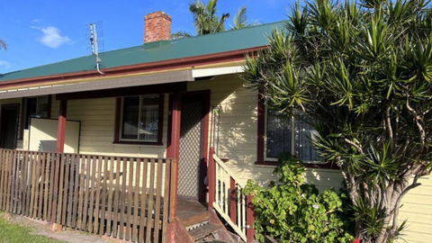 Neat & Tidy Coastal Cottage - Yamba Accommodation 0
