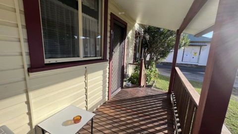 Neat & Tidy Coastal Cottage - Yamba Accommodation 3