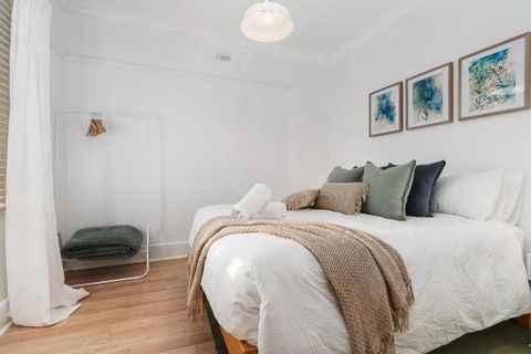 Neat & Tidy Home In Trendy East Orange - Sleeps 4 - Yamba Accommodation 1