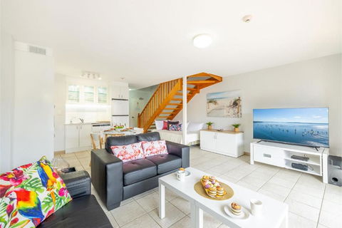 Nelson Bay Breeze Apartment, 29,1 Trafalgar Street - Air Conditioned Unit With Linen Supplied, Complex Pool And Spa - Yamba Accommodation 0
