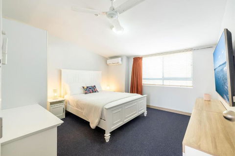 Nelson Bay Breeze Apartment, 29,1 Trafalgar Street - Air Conditioned Unit With Linen Supplied, Complex Pool And Spa - Yamba Accommodation 3