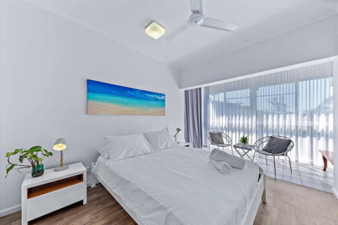 NEW! 2BR Whitsundays Oasis W/ Ocean Views - Yamba Accommodation 1