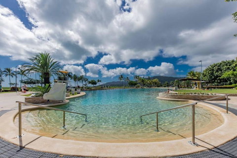 NEW! 2BR Whitsundays Oasis W/ Ocean Views - Yamba Accommodation 2