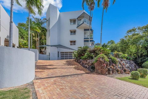 NEW! 2BR Whitsundays Oasis W/ Ocean Views - Yamba Accommodation 3