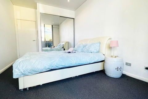 New Comfy Stylish Apt In Rhodes Next To Train N Shopping Center - Yamba Accommodation 3