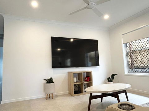 New Ensuite Room In New House Near Chermside - Yamba Accommodation 3