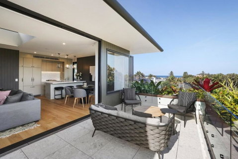 New Large Penthouse With Ocean & Golf Course Views - Yamba Accommodation 1