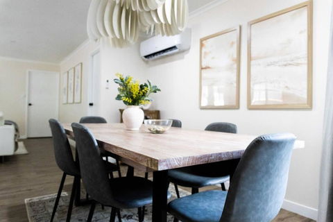 Newly Renovated Home Near Shops, M1, National Forest & Koalas! - Yamba Accommodation 1