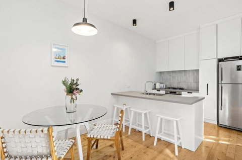 NEWLY RENOVATED LARGE 3.5 BDRM HOUSE! BEST OF MELB - Yamba Accommodation 2