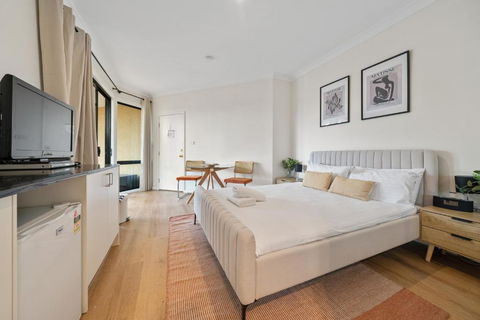 Newly Renovated Central Private Studio - Yamba Accommodation 1