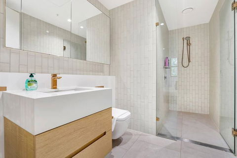 NewYork Style Loft 2B2B In Collins St - Yamba Accommodation 3