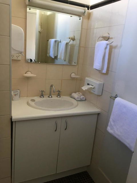 Nicholas Royal Motel - No Pets Allowed - Yamba Accommodation 3