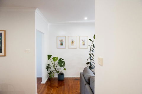 North Central Spacious Charmer - Walk To GV Health - Yamba Accommodation 1