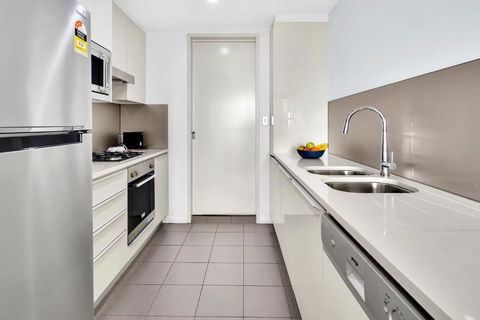 North Sydney Large Two Bedroom MIL2302 - Yamba Accommodation 3