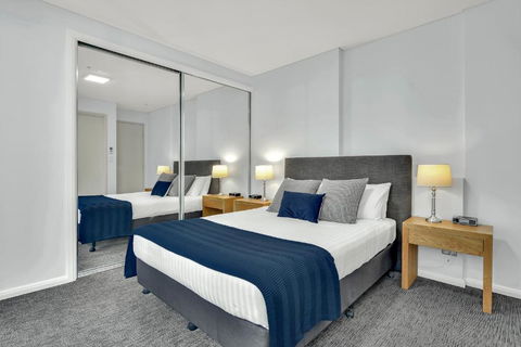 North Sydney Large Two Bedroom MIL2252402 - Yamba Accommodation 2