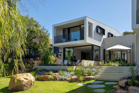 Novella I Private Properties - Yamba Accommodation 0